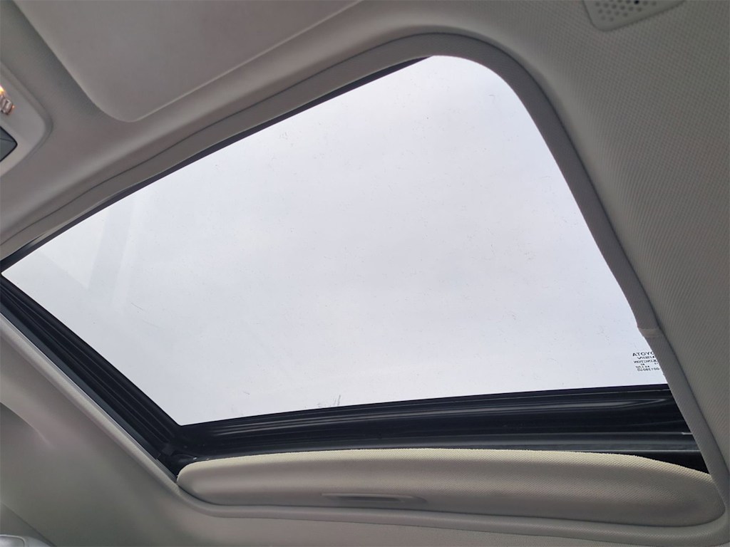 Thumbnail: 2024 Toyota Sienna - 28