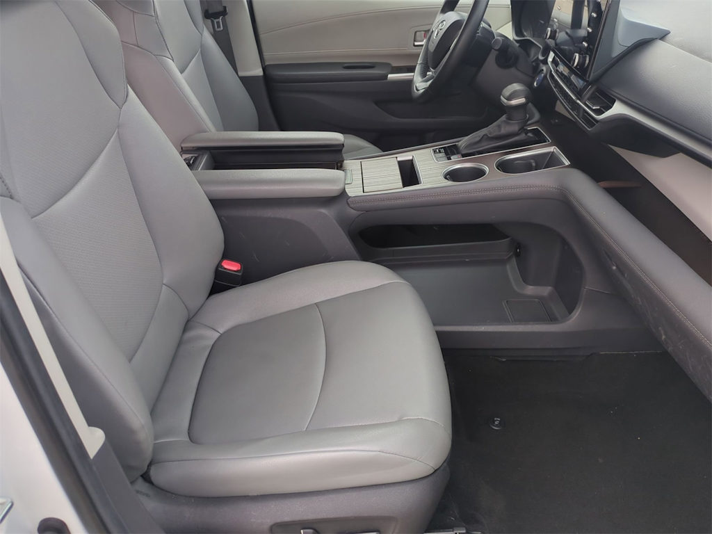 Thumbnail: 2024 Toyota Sienna - 11