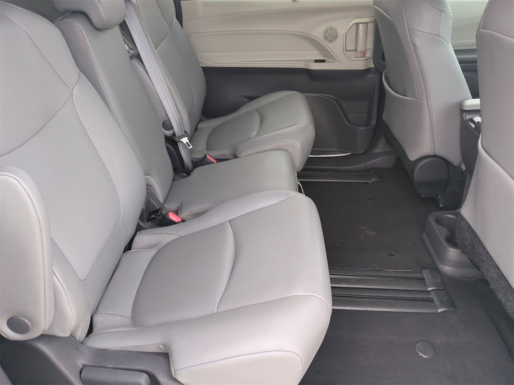 Thumbnail: 2024 Toyota Sienna - 29