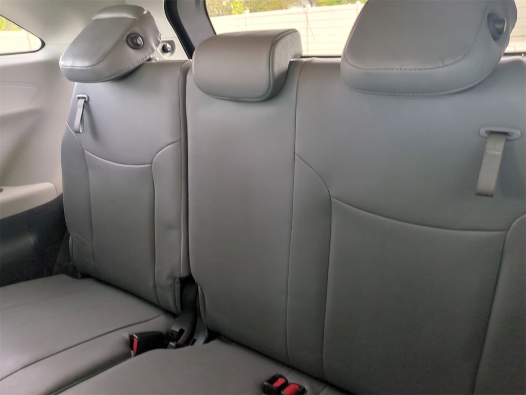 Thumbnail: 2024 Toyota Sienna - 30