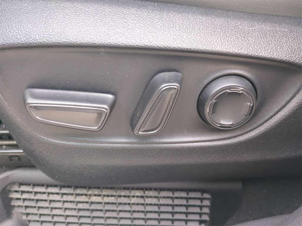 Thumbnail: 2024 Toyota Sienna - 26