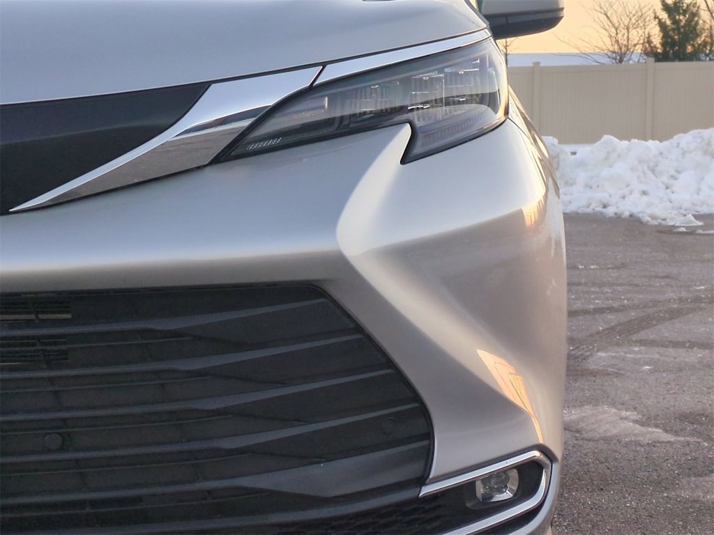 Thumbnail: 2024 Toyota Sienna - 24
