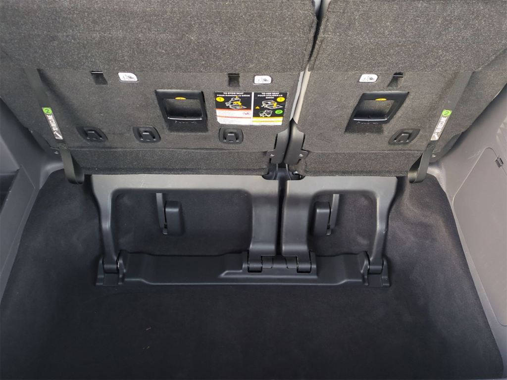 Thumbnail: 2024 Toyota Sienna - 17