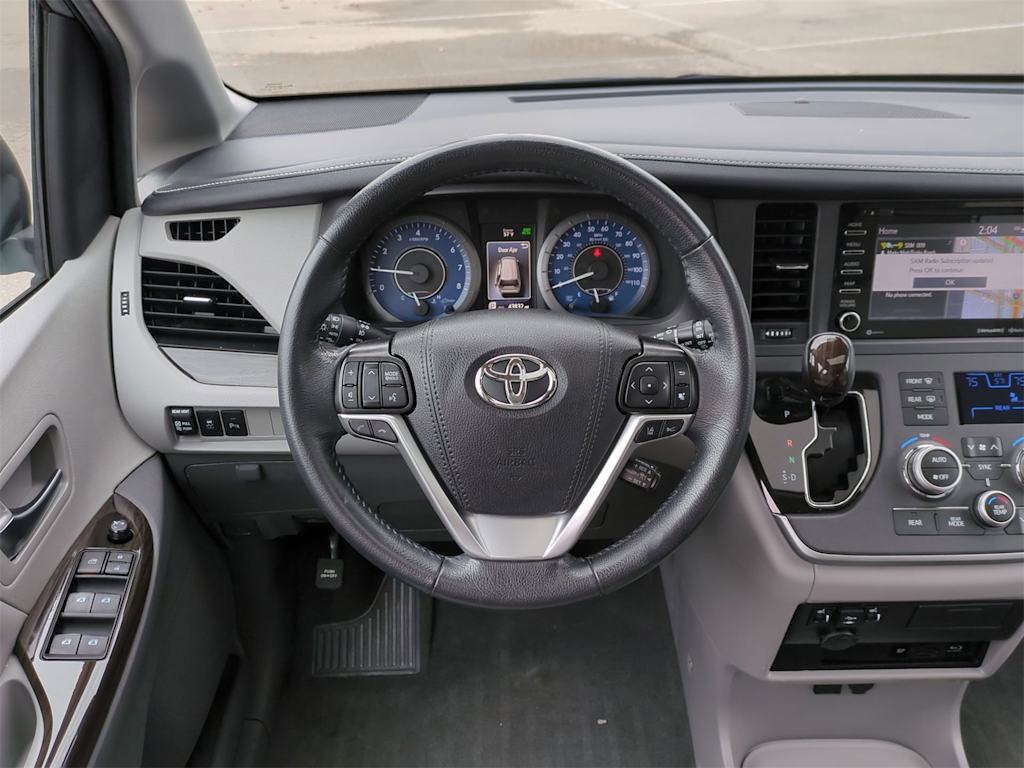 2020 Toyota Sienna XLE Premium 12