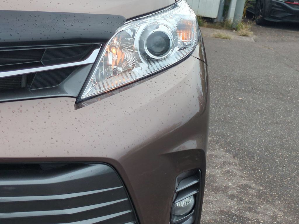 Thumbnail: 2019 Toyota Sienna - 23