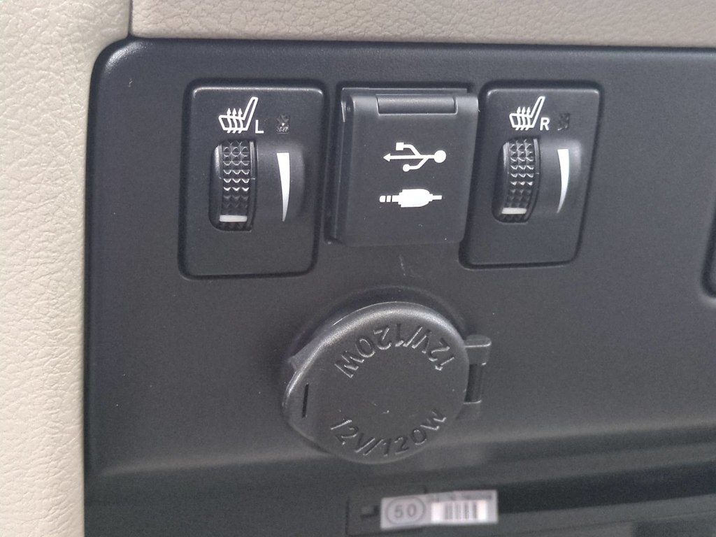 Thumbnail: 2019 Toyota Sienna - 34