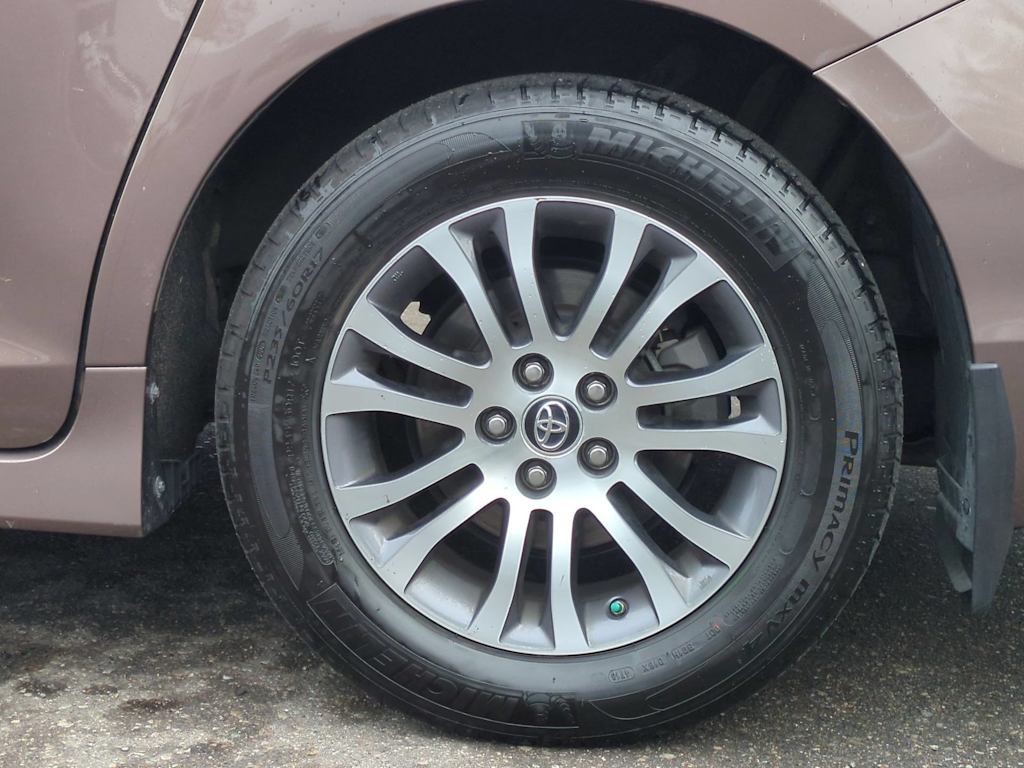Thumbnail: 2019 Toyota Sienna - 8