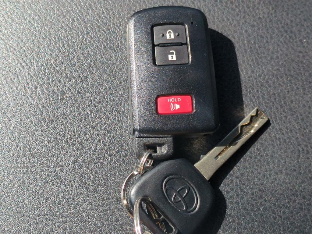 Thumbnail: 2020 Toyota Tacoma - 19