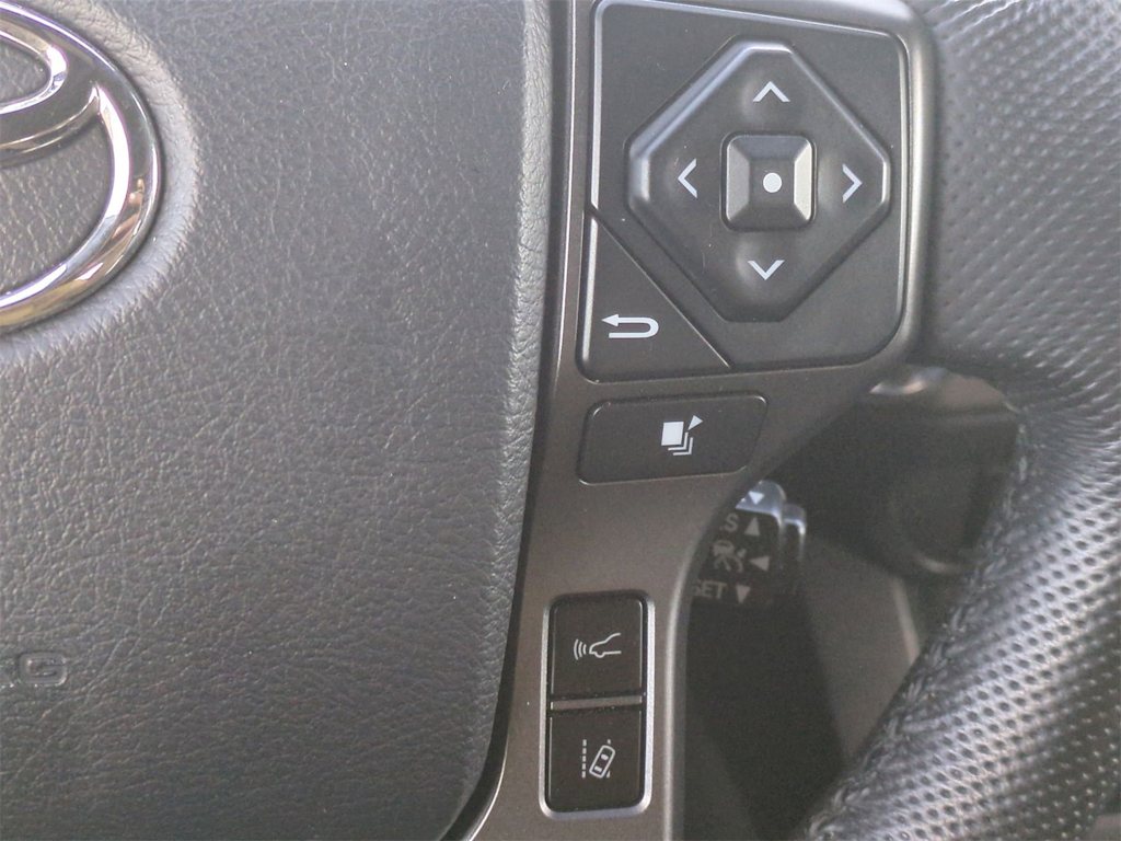 Thumbnail: 2020 Toyota Tacoma - 32