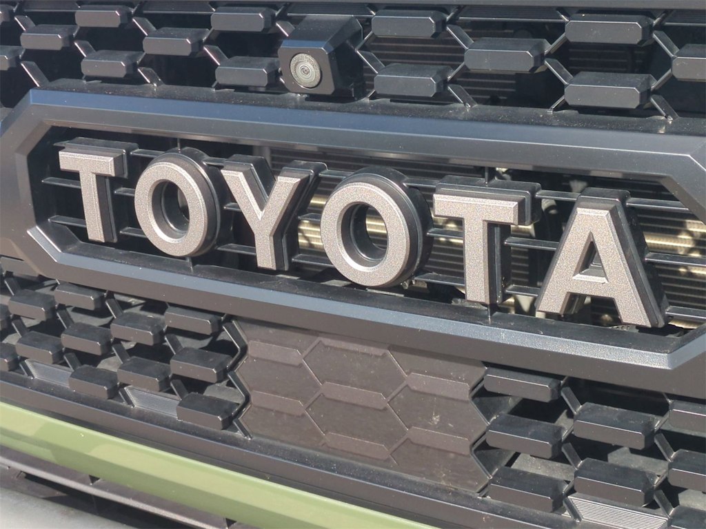 Thumbnail: 2020 Toyota Tacoma - 9