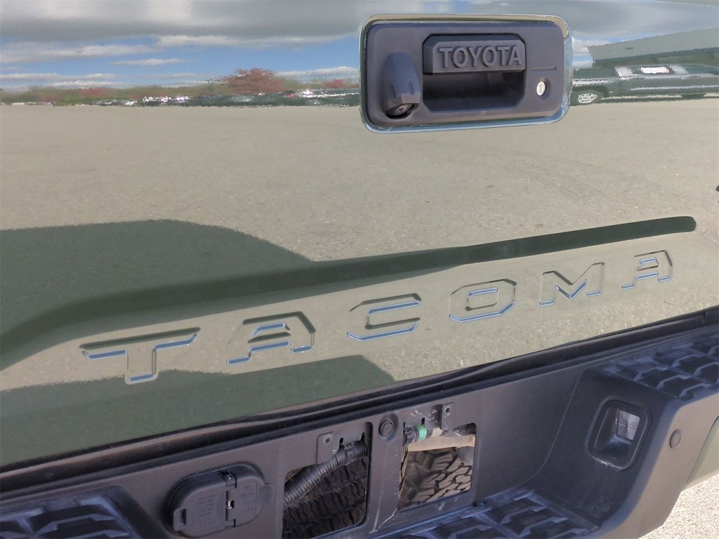 Thumbnail: 2020 Toyota Tacoma - 7