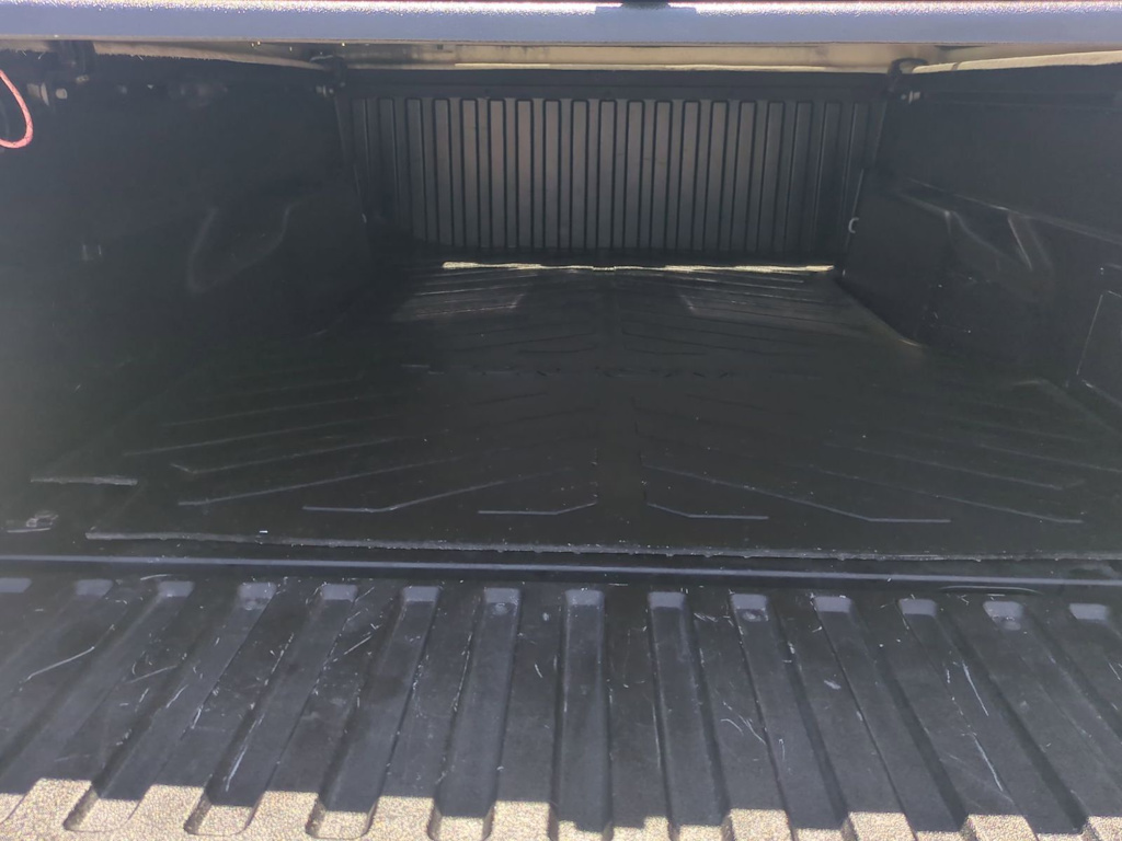 Thumbnail: 2020 Toyota Tacoma - 17