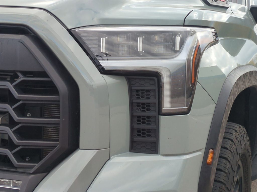 Thumbnail: 2022 Toyota Tundra - 24