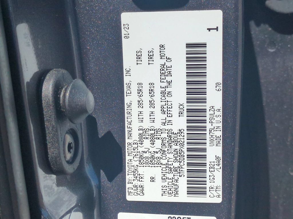 Thumbnail: 2023 Toyota Tundra - 18