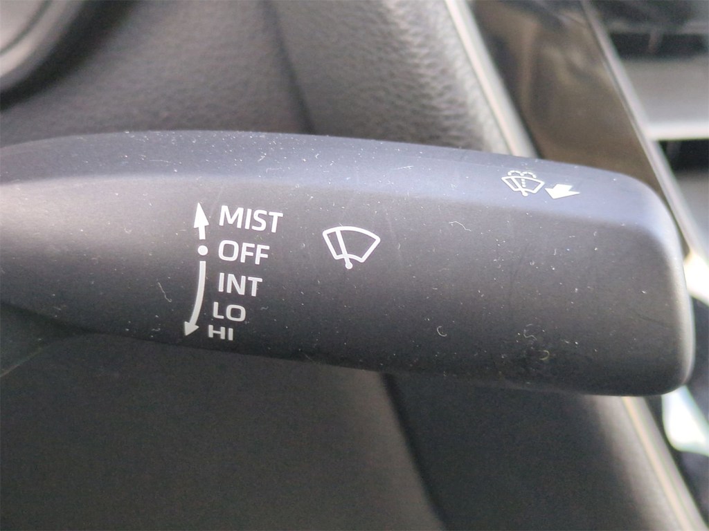 Thumbnail: 2023 Toyota Corolla - 31