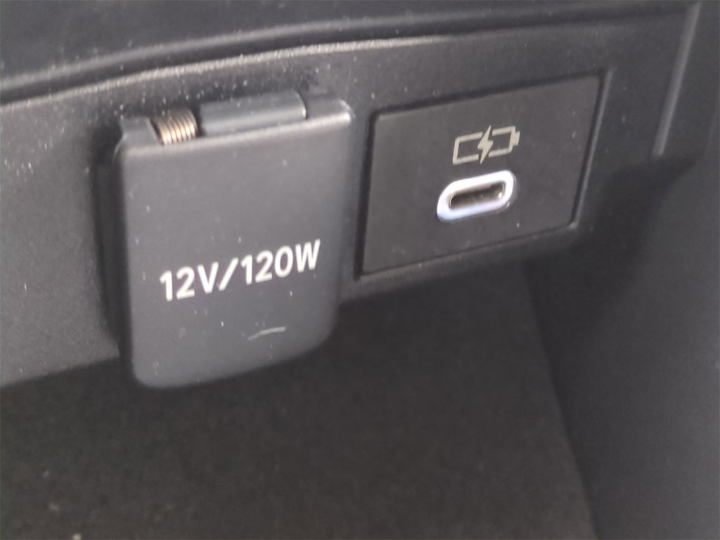 Thumbnail: 2023 Toyota Corolla - 33