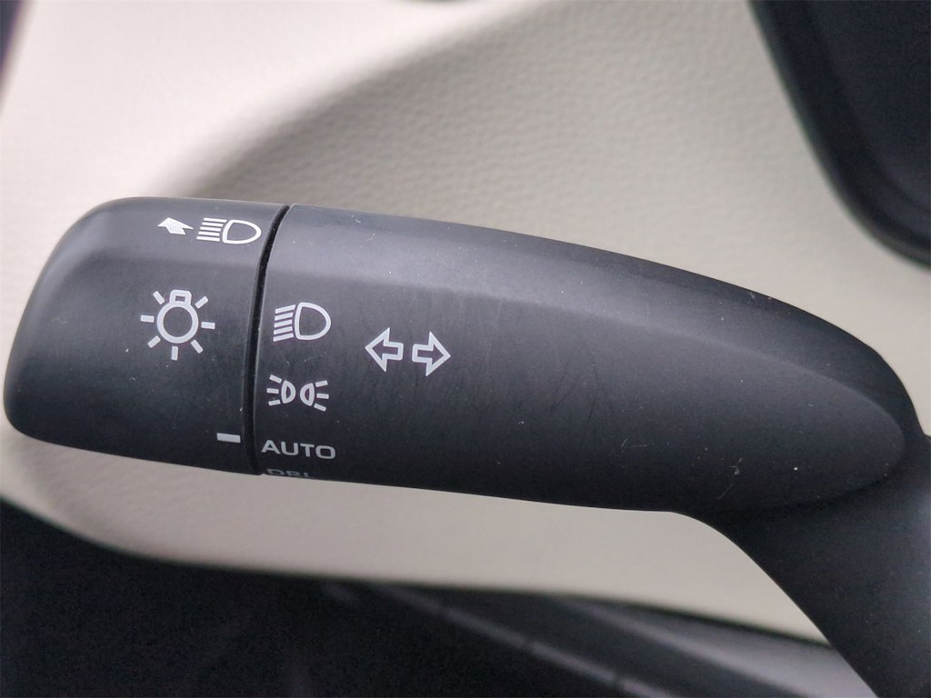 Thumbnail: 2023 Toyota Corolla - 31