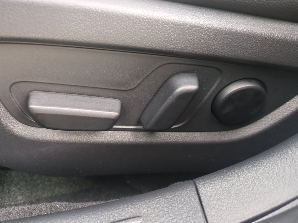 Thumbnail: 2024 Mazda CX-50 - 25