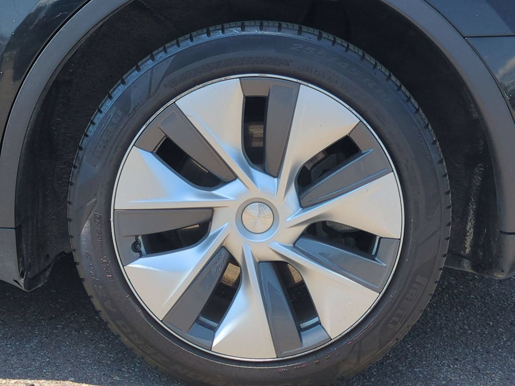 Thumbnail: 2023 Tesla Model Y - 8