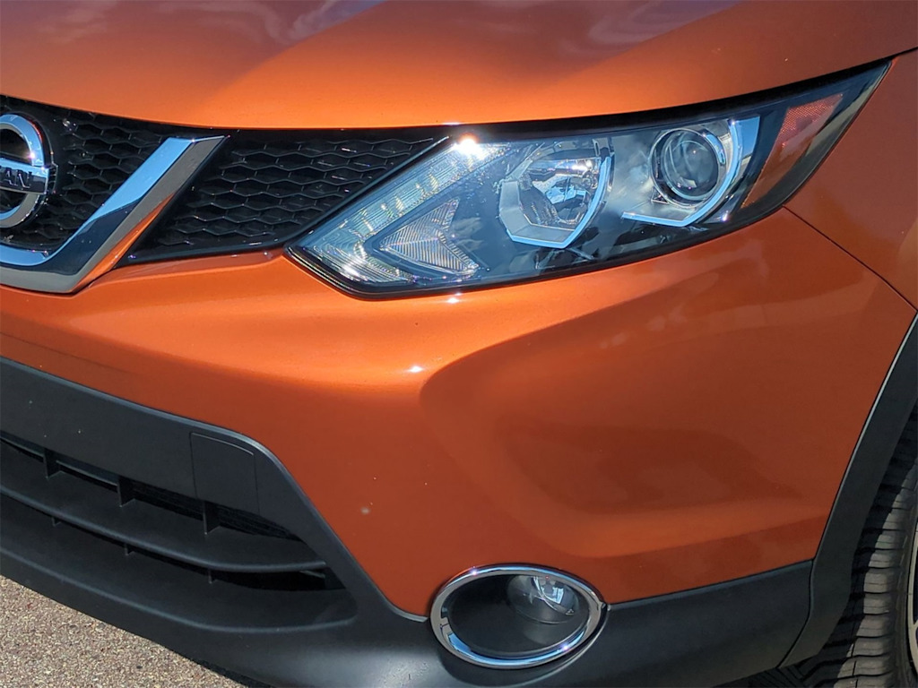 Thumbnail: 2017 Nissan Rogue Sport - 22