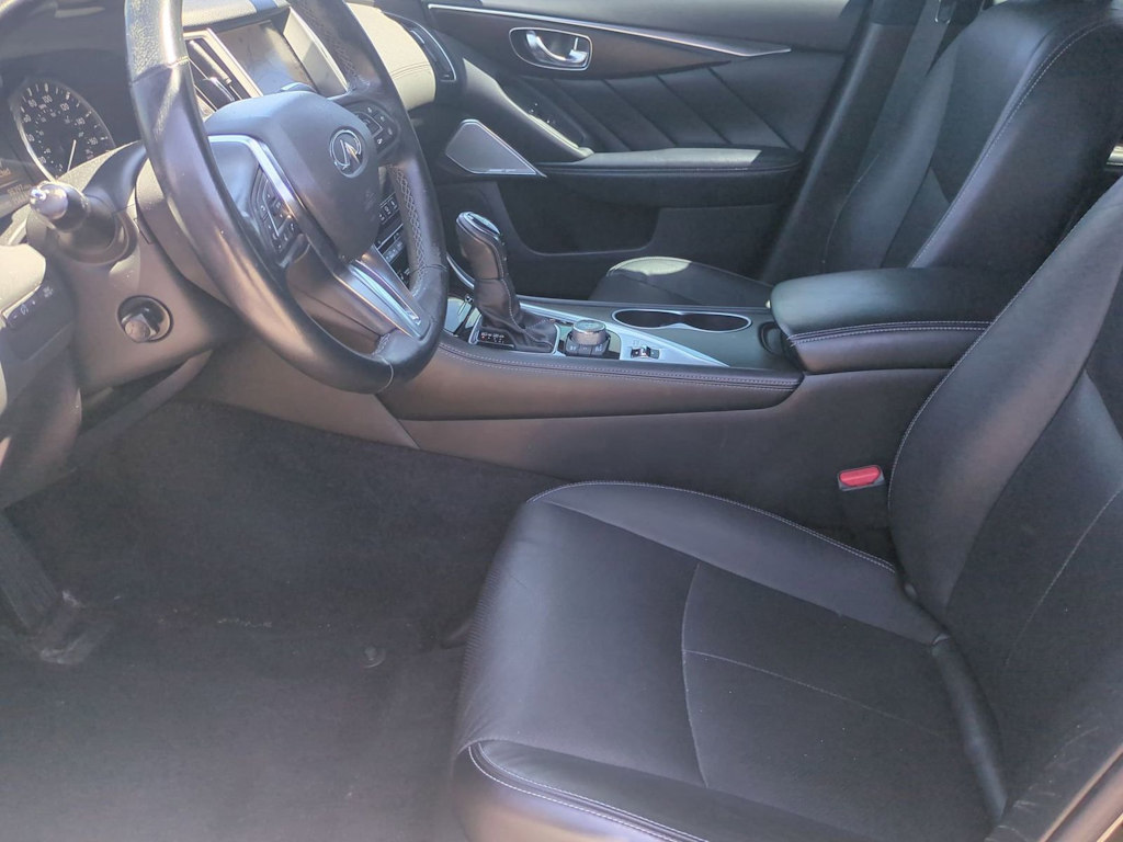 Thumbnail: 2021 INFINITI Q50 - 10
