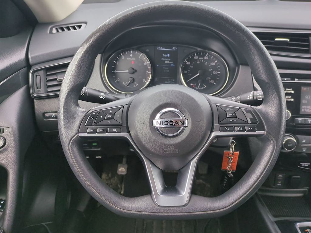 Thumbnail: 2017 Nissan Rogue - 13