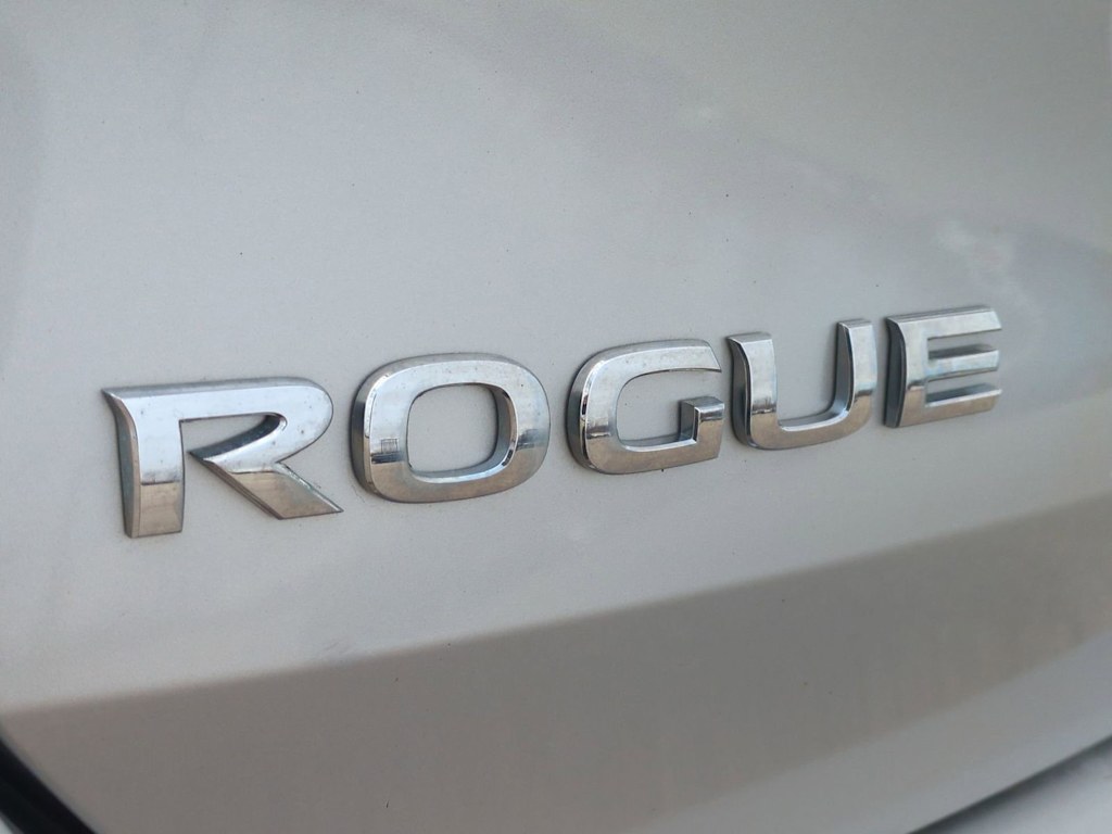 Thumbnail: 2017 Nissan Rogue - 25