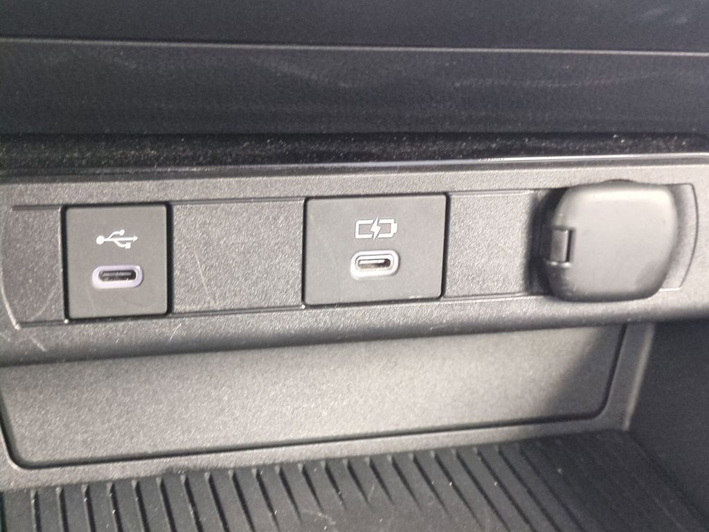 Thumbnail: 2024 Toyota Prius - 33