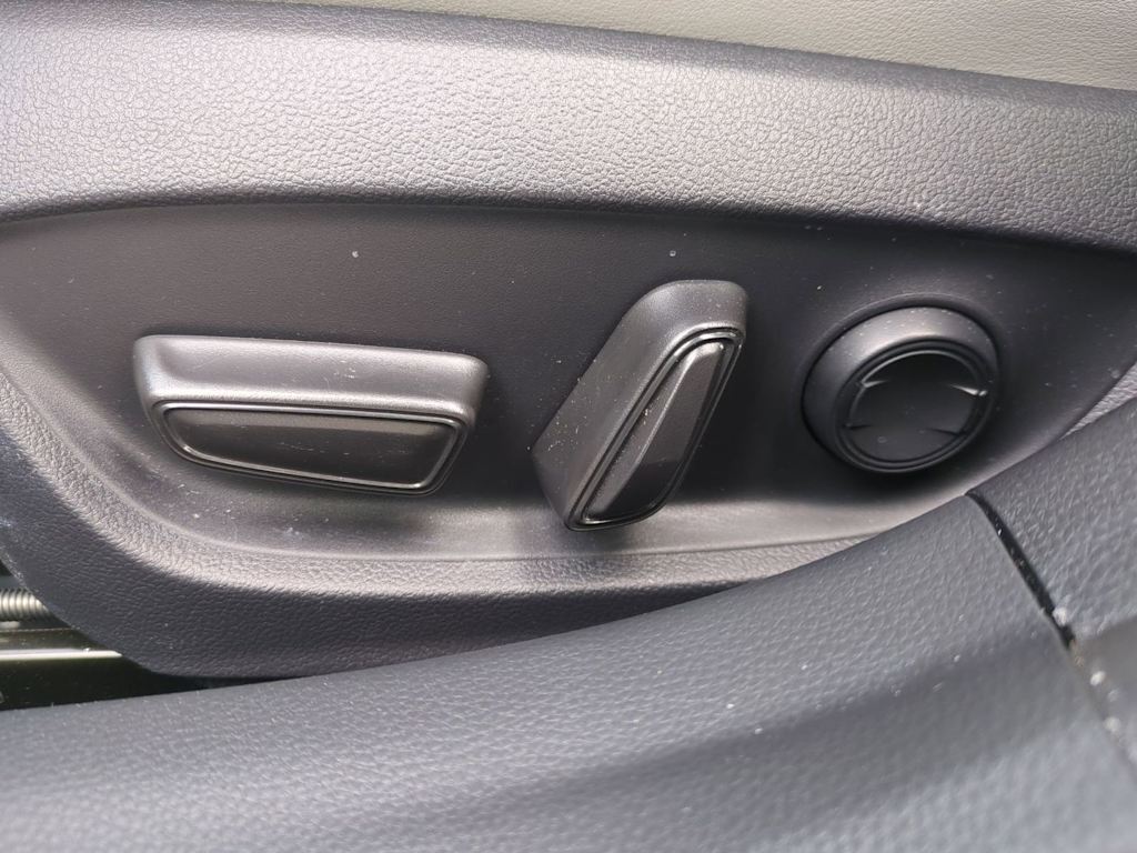 Thumbnail: 2024 Toyota Prius - 25