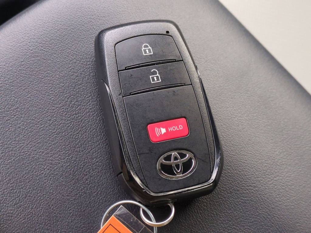 Thumbnail: 2024 Toyota Prius - 34