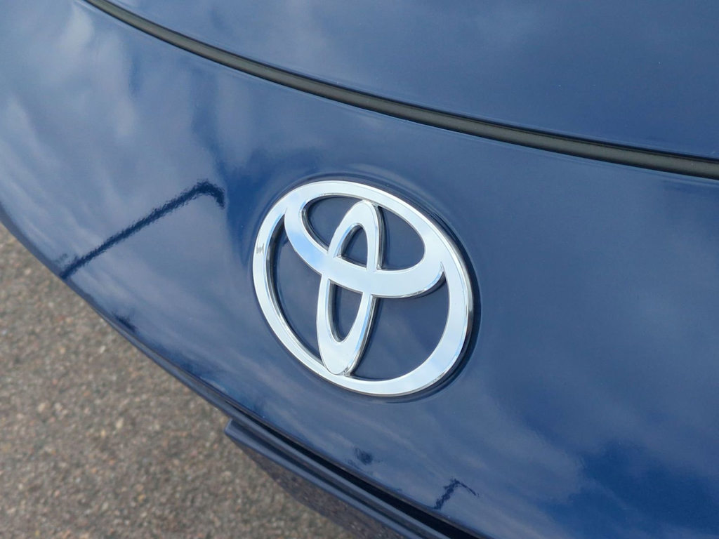 Thumbnail: 2024 Toyota Prius - 7