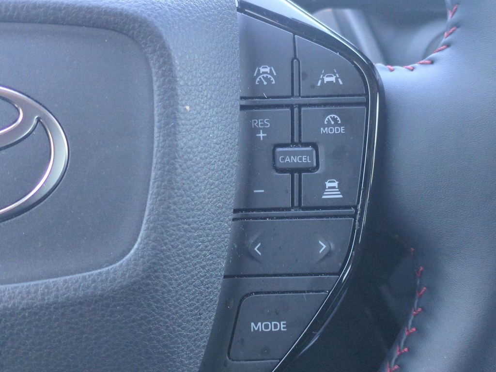 Thumbnail: 2025 Toyota Prius v - 29