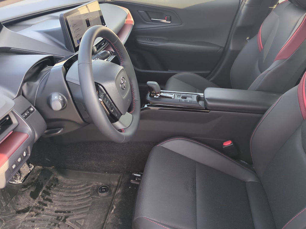 Thumbnail: 2026 Toyota Prius v - 10