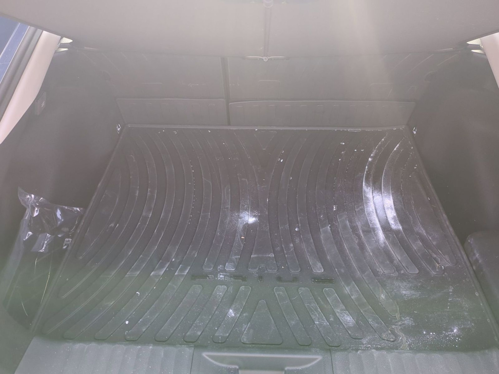 Thumbnail: 2026 Toyota Prius v - 16