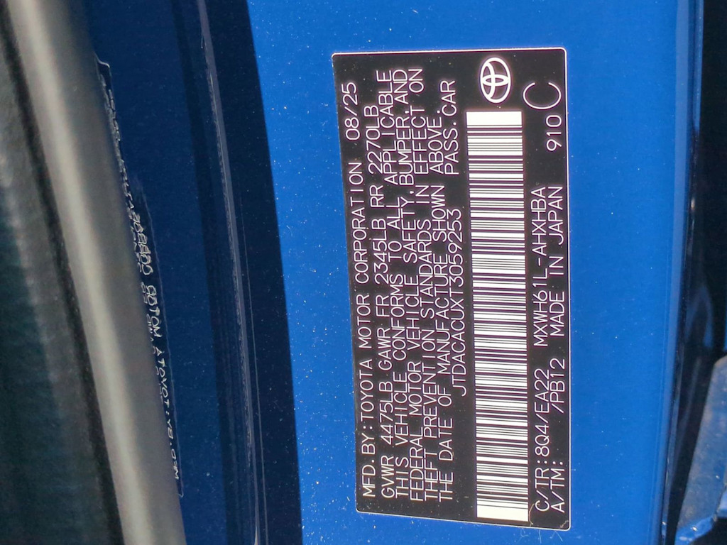 Thumbnail: 2026 Toyota Prius v - 18