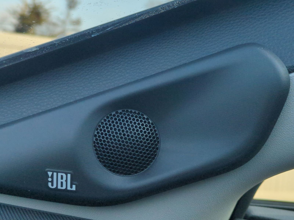 Thumbnail: 2026 Toyota Prius v - 35