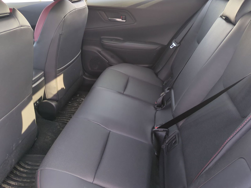 Thumbnail: 2026 Toyota Prius v - 12