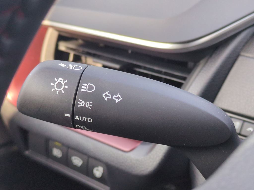 Thumbnail: 2026 Toyota Prius v - 33