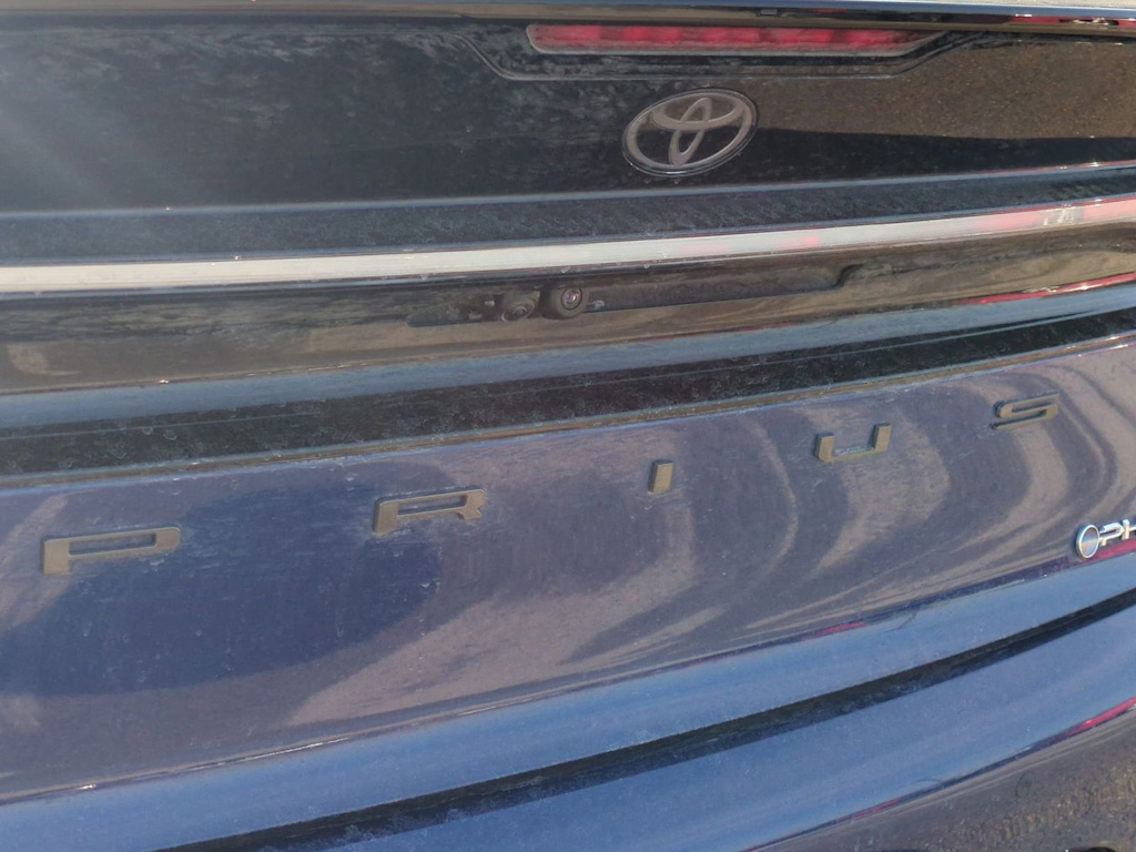 Thumbnail: 2026 Toyota Prius v - 24