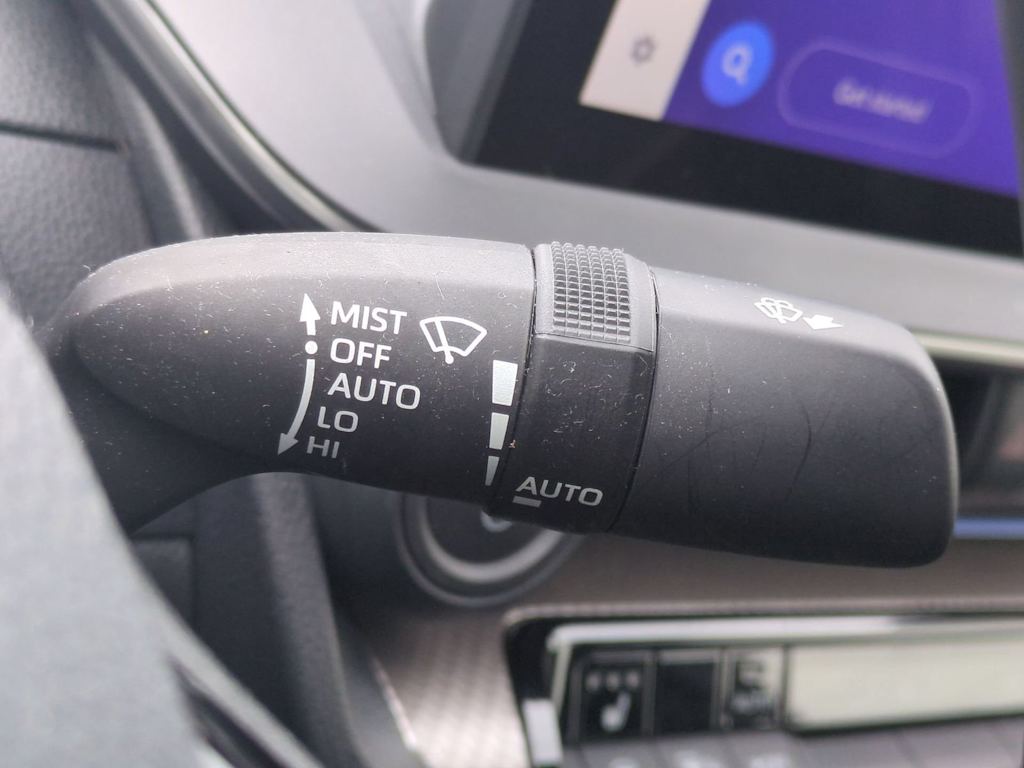 Thumbnail: 2024 Toyota Prius - 31