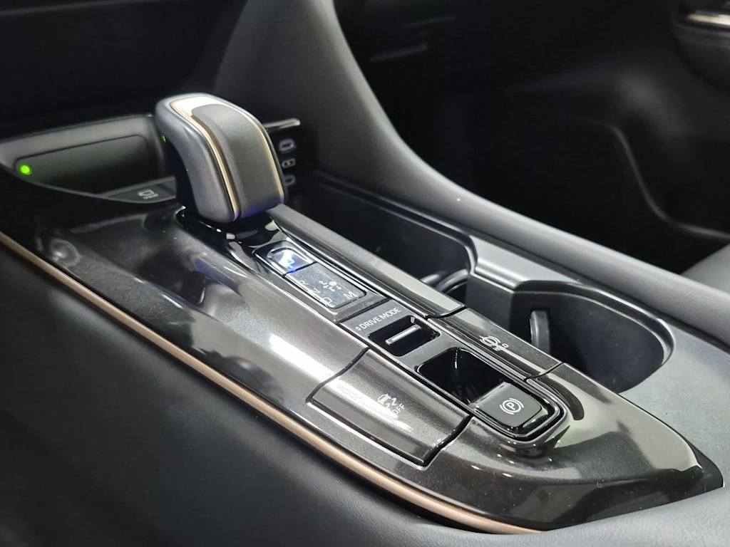 Thumbnail: 2024 Toyota Crown - 16
