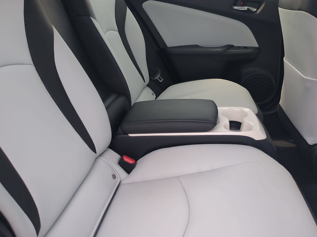 Thumbnail: 2017 Toyota Prius Prime - 24