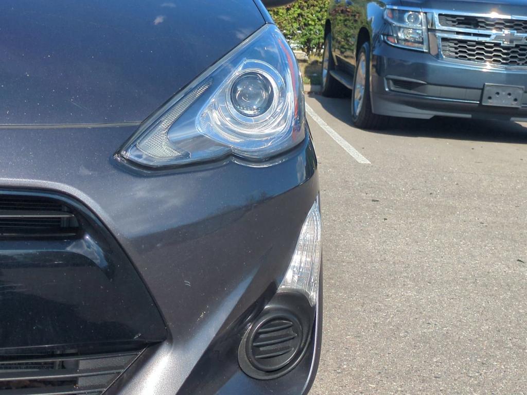 Thumbnail: 2015 Toyota Prius c - 23