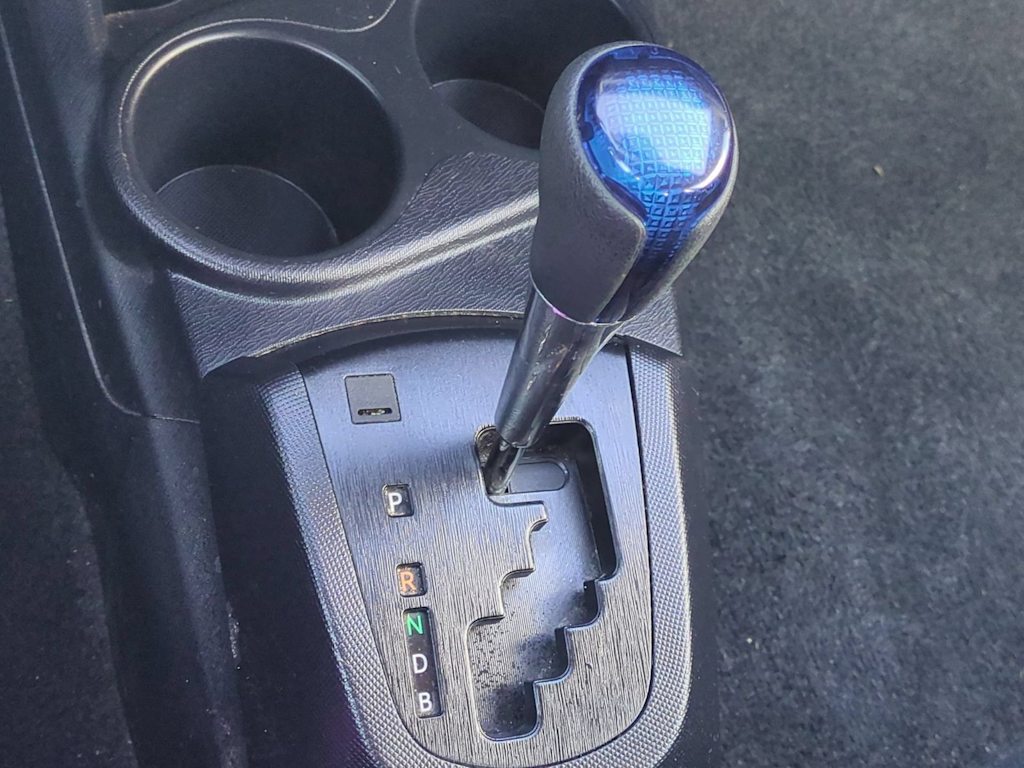 Thumbnail: 2015 Toyota Prius c - 15