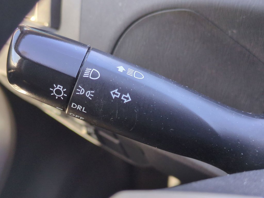 Thumbnail: 2015 Toyota Prius - 31