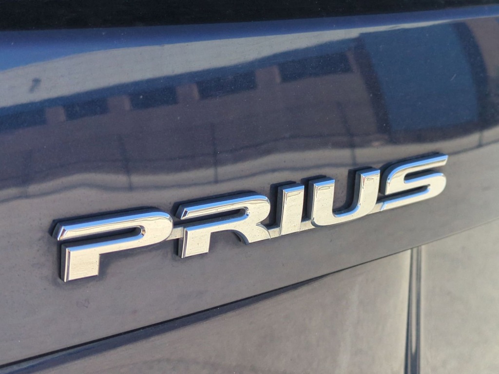 Thumbnail: 2015 Toyota Prius - 24