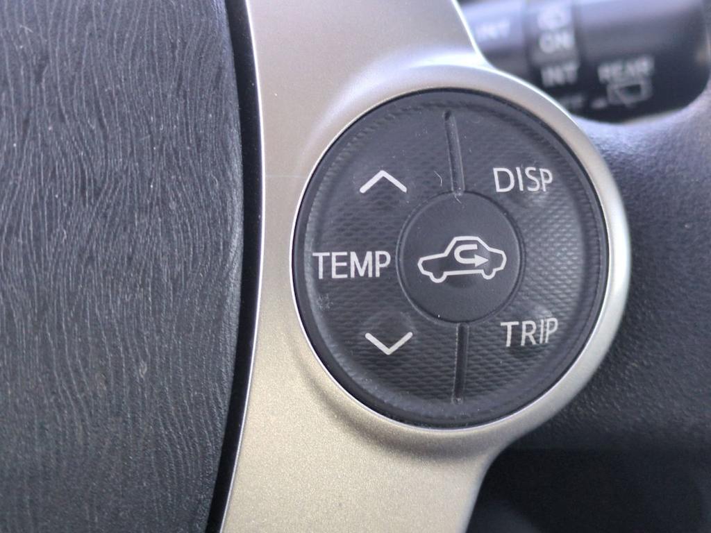 Thumbnail: 2015 Toyota Prius - 29