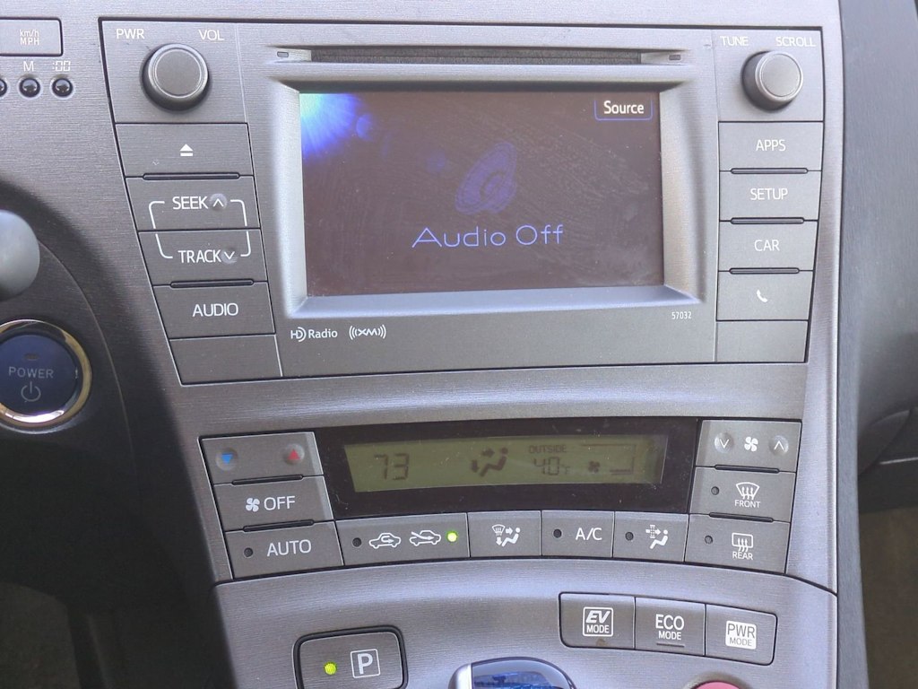 Thumbnail: 2015 Toyota Prius - 14