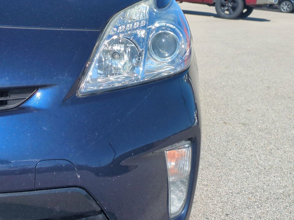 Thumbnail: 2015 Toyota Prius - 7