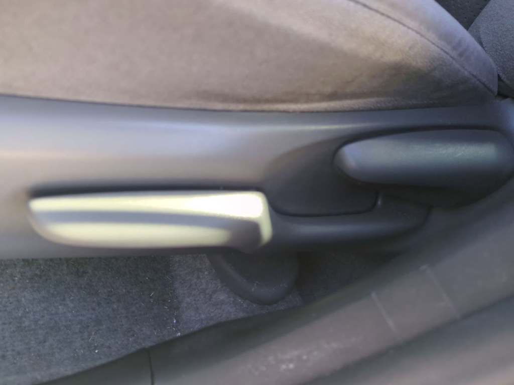 Thumbnail: 2015 Toyota Prius - 25